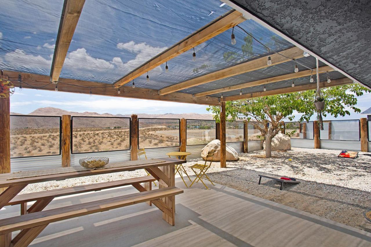 Sapphire Haven! Pool + Jacuzzi + Movie Theatre + 10 Min To Monument! Villa Joshua Tree Exterior photo